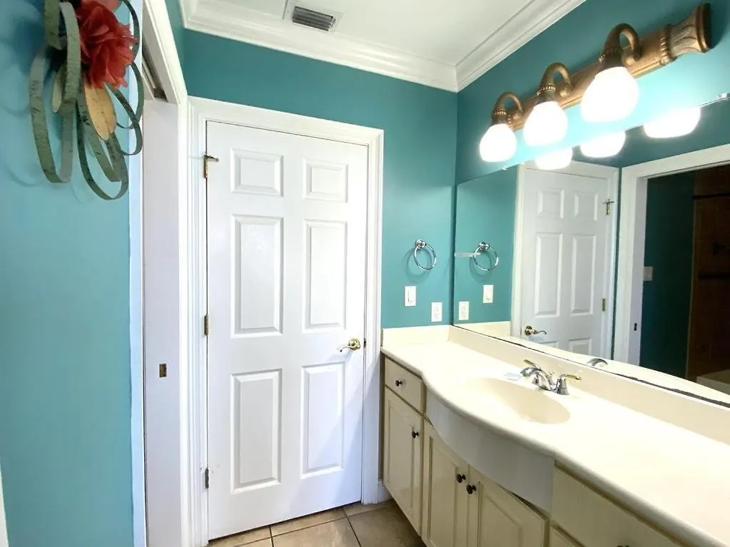 Wonderful Tropical Condo With Beach And Fitness Center Access - Unit 0102 Panama City Beach ABD